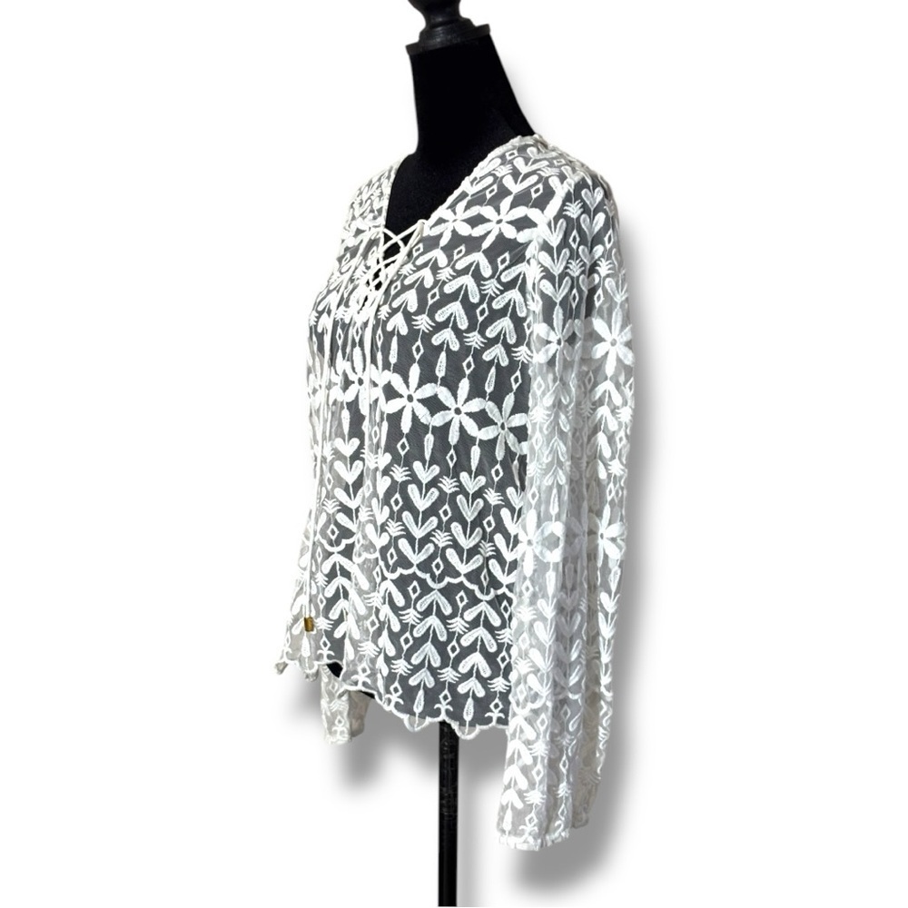 River Island Sheer Lace Up Front Floral Lace Design Long Sleeve Blouse in White - Picture 11 of 15